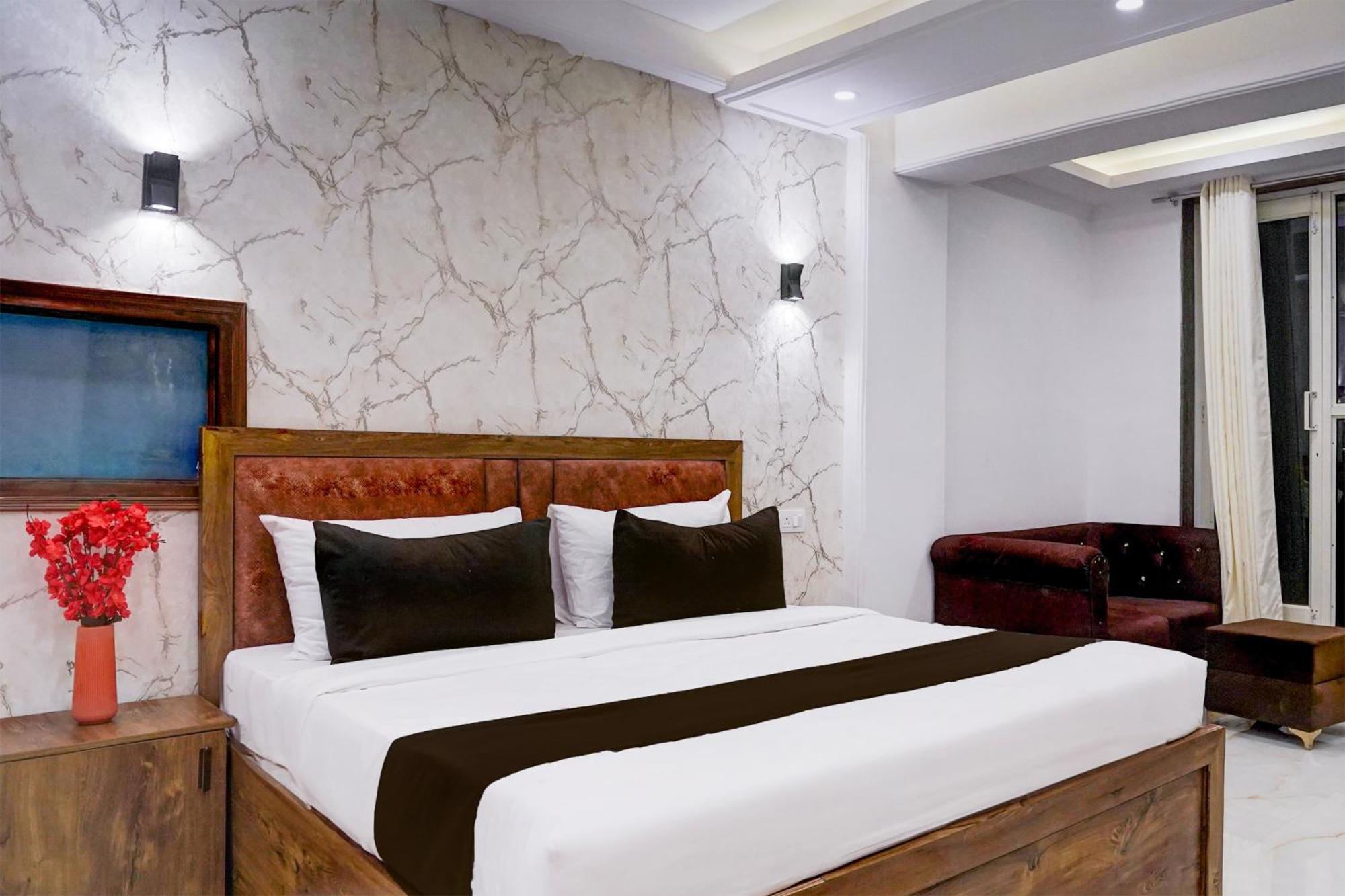 Townhouse Hotel Grand Emporio By Sbg Near Vaishali Metro Station Ghaziabad Exterior photo