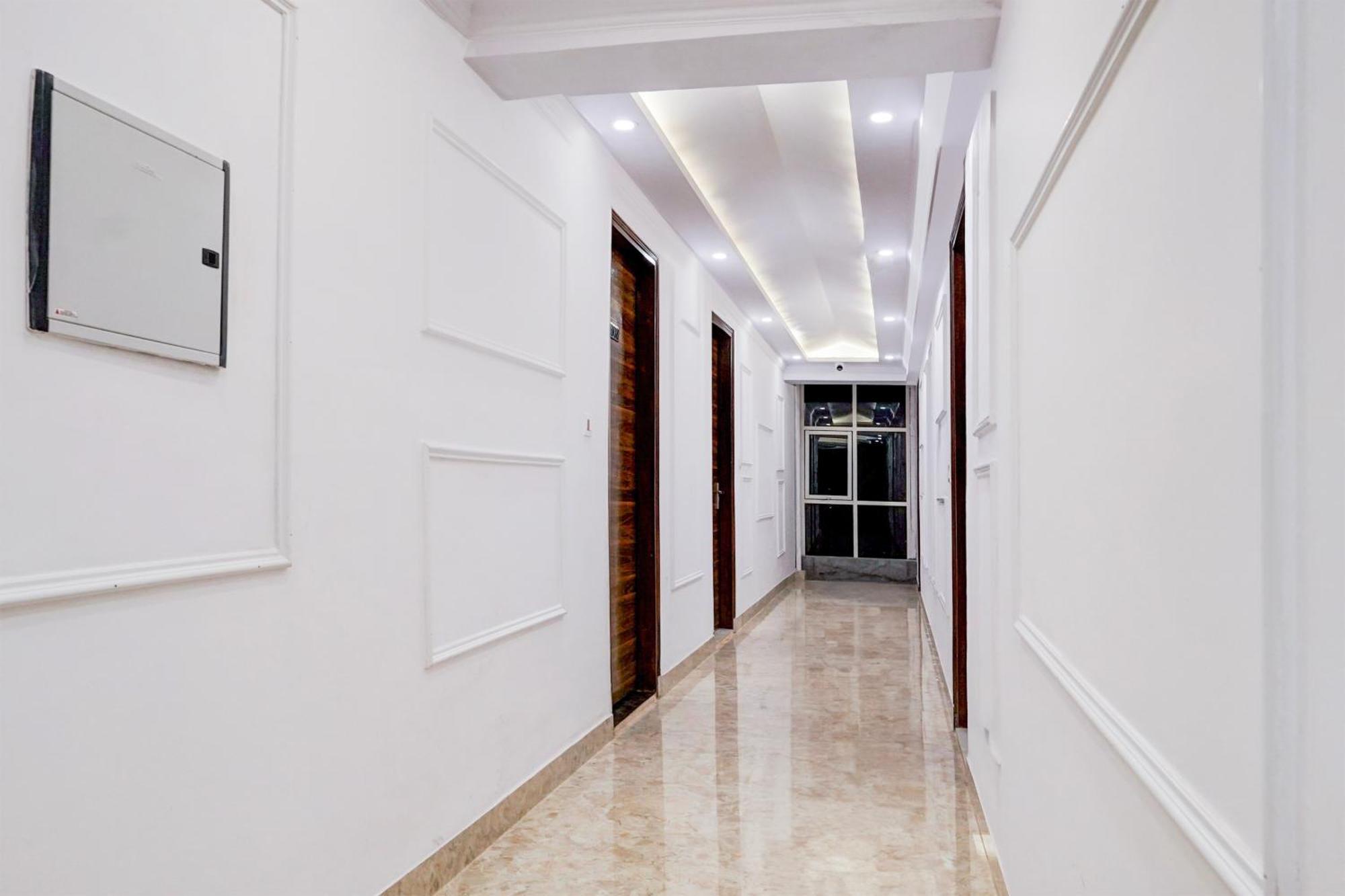 Townhouse Hotel Grand Emporio By Sbg Near Vaishali Metro Station Ghaziabad Exterior photo
